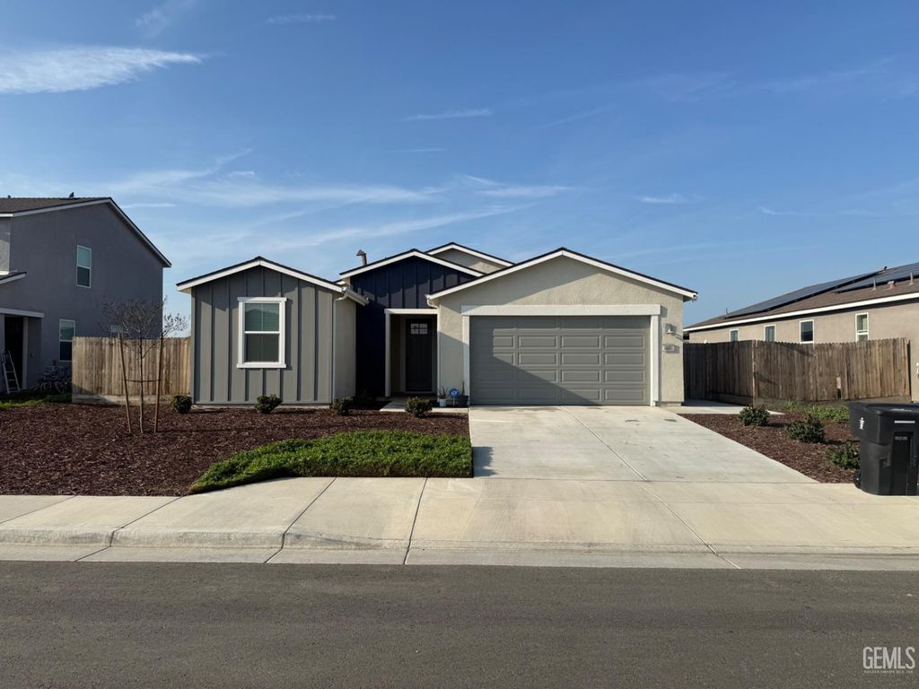 6611 Wind Wolfs Lane, Bakersfield, CA 93313