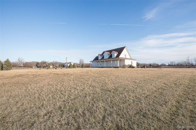 2611 Toben Road, Carleton, MI 48117