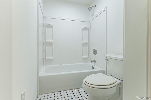 2611 Toben Road, Carleton, MI 48117