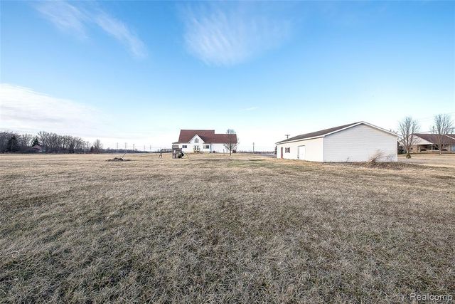2611 Toben Road, Carleton, MI 48117