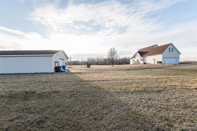 2611 Toben Road, Carleton, MI 48117