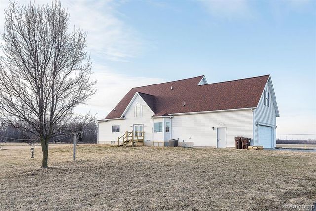 2611 Toben Road, Carleton, MI 48117