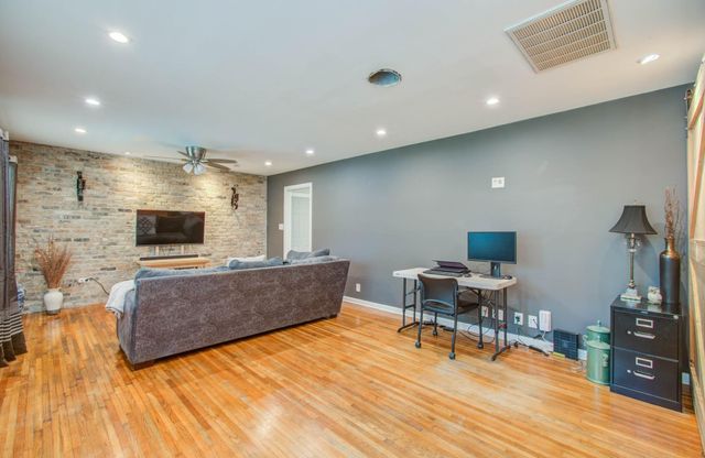 9002 Railton Street, Houston, TX 77080