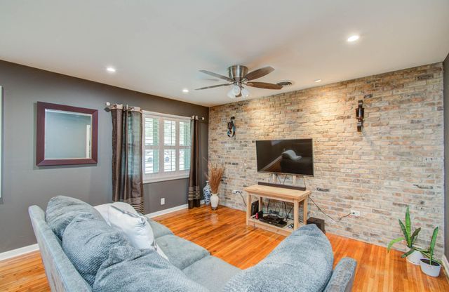 9002 Railton Street, Houston, TX 77080