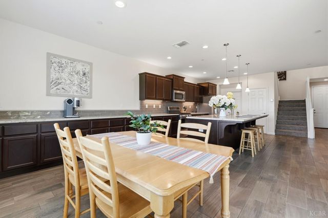 470 Daphne Lane, Lemoore, CA 93245