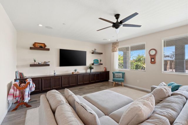 470 Daphne Lane, Lemoore, CA 93245