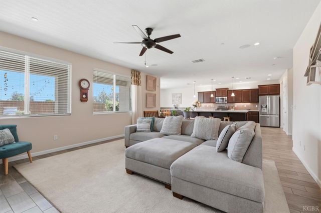 470 Daphne Lane, Lemoore, CA 93245