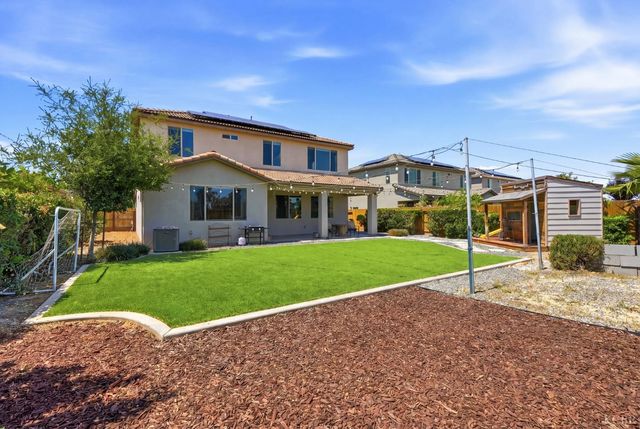 470 Daphne Lane, Lemoore, CA 93245