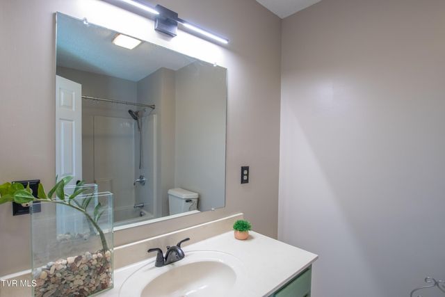 226 Post Oak Drive, Kingsport, TN 37663