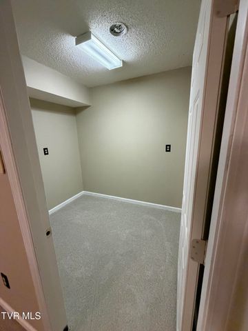 226 Post Oak Drive, Kingsport, TN 37663