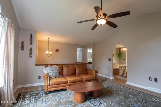 226 Post Oak Drive, Kingsport, TN 37663