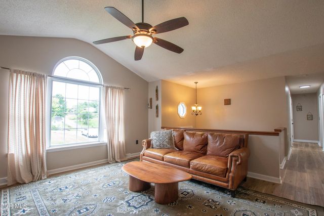 226 Post Oak Drive, Kingsport, TN 37663