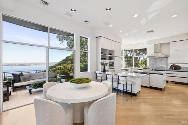 147 Gilmartin Dr, Tiburon, CA 94920