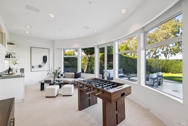 147 Gilmartin Dr, Tiburon, CA 94920