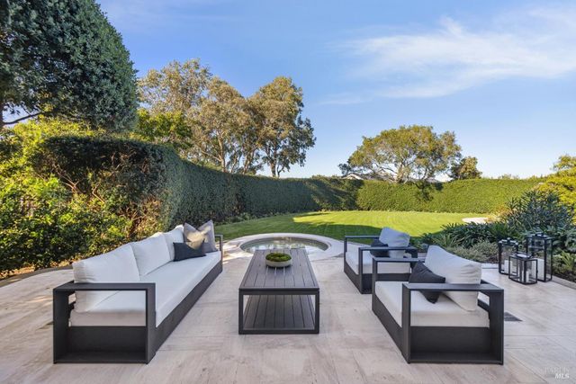 147 Gilmartin Dr, Tiburon, CA 94920