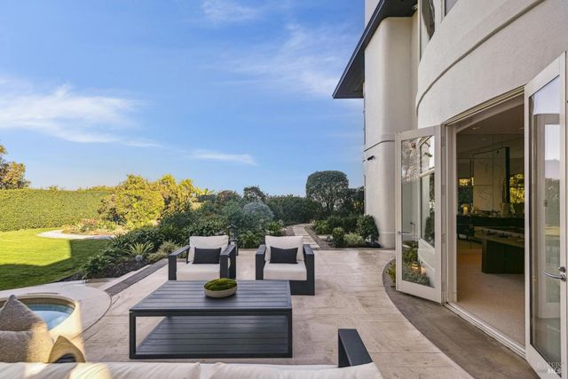 147 Gilmartin Dr, Tiburon, CA 94920