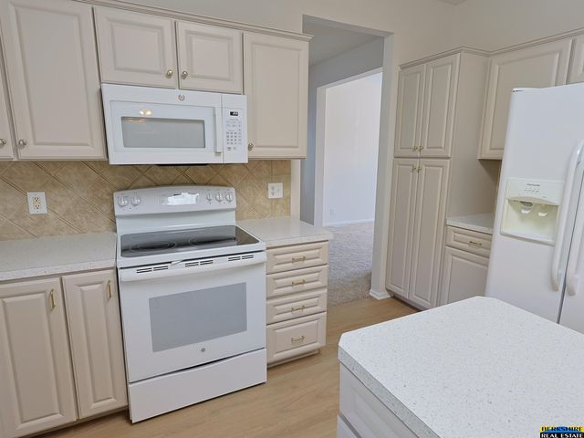 15218 Fowler Avenue, Omaha, NE 68116