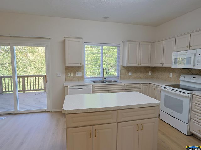 15218 Fowler Avenue, Omaha, NE 68116