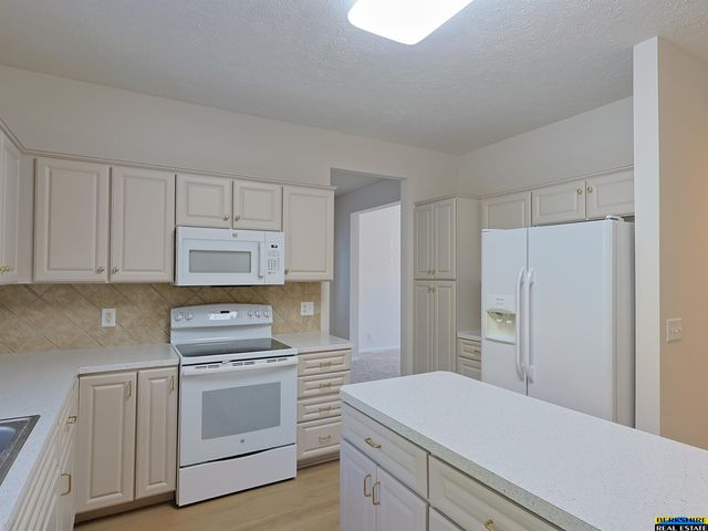 15218 Fowler Avenue, Omaha, NE 68116