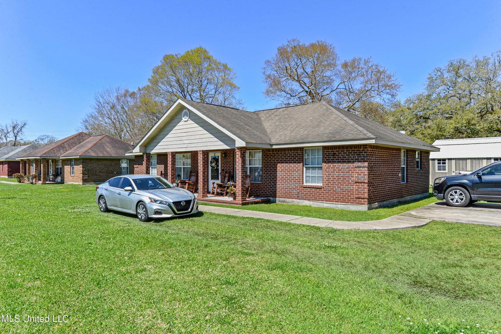 4747 Adams Avenue, Moss Point, MS 39563