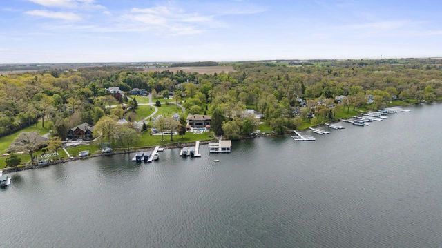 N1888 Loramoor LANE, Lake Geneva, WI 53147