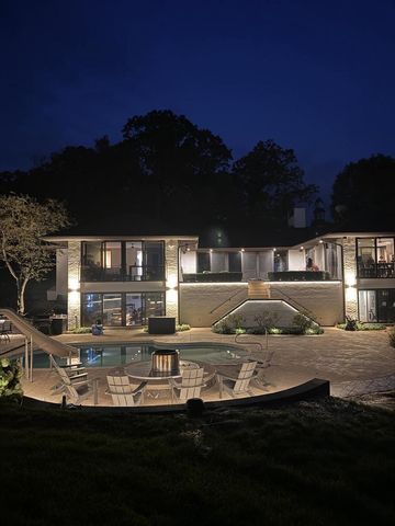 N1888 Loramoor LANE, Lake Geneva, WI 53147