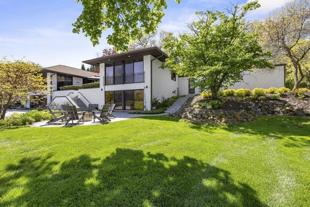 N1888 Loramoor LANE, Lake Geneva, WI 53147