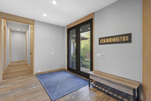 N1888 Loramoor LANE, Lake Geneva, WI 53147