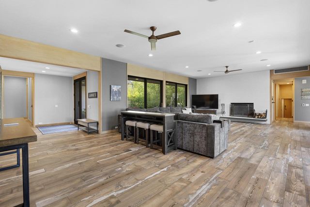 N1888 Loramoor LANE, Lake Geneva, WI 53147
