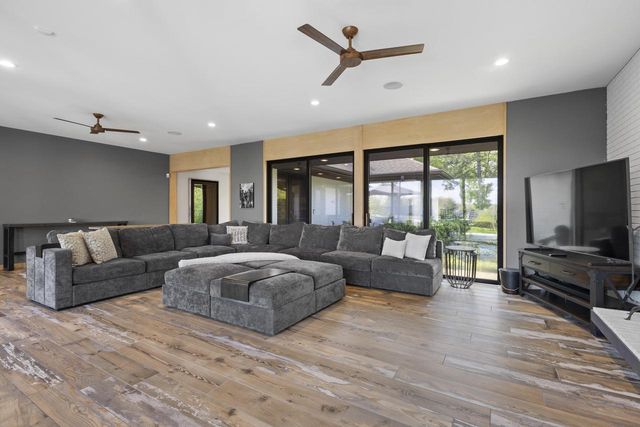 N1888 Loramoor LANE, Lake Geneva, WI 53147
