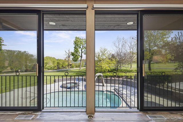 N1888 Loramoor LANE, Lake Geneva, WI 53147