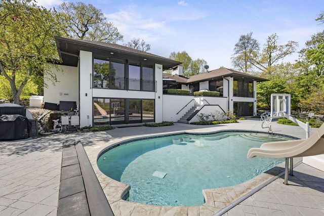 N1888 Loramoor LANE, Lake Geneva, WI 53147