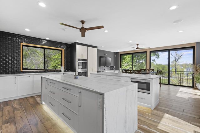 N1888 Loramoor LANE, Lake Geneva, WI 53147