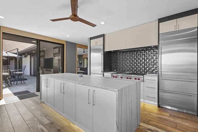 N1888 Loramoor LANE, Lake Geneva, WI 53147
