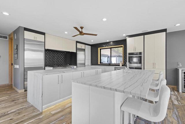 N1888 Loramoor LANE, Lake Geneva, WI 53147