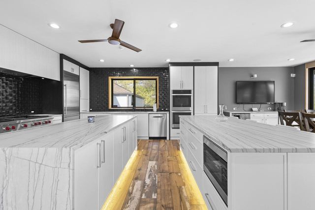 N1888 Loramoor LANE, Lake Geneva, WI 53147