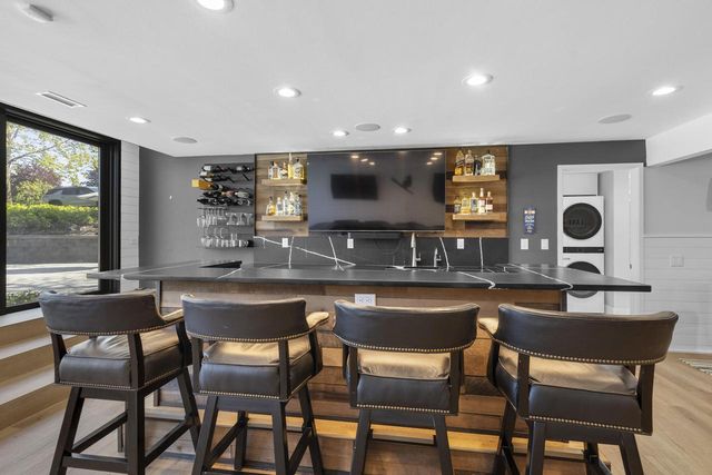 N1888 Loramoor LANE, Lake Geneva, WI 53147