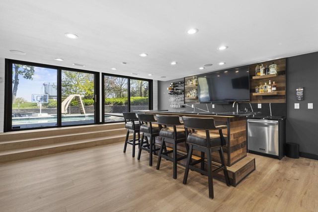 N1888 Loramoor LANE, Lake Geneva, WI 53147