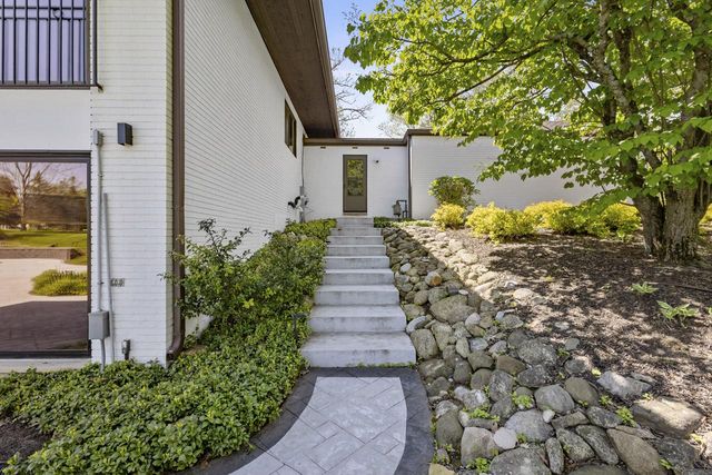 N1888 Loramoor LANE, Lake Geneva, WI 53147