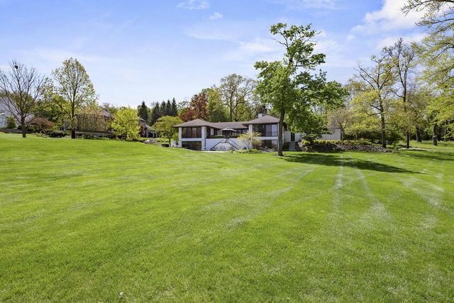 N1888 Loramoor LANE, Lake Geneva, WI 53147