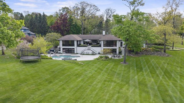 N1888 Loramoor LANE, Lake Geneva, WI 53147