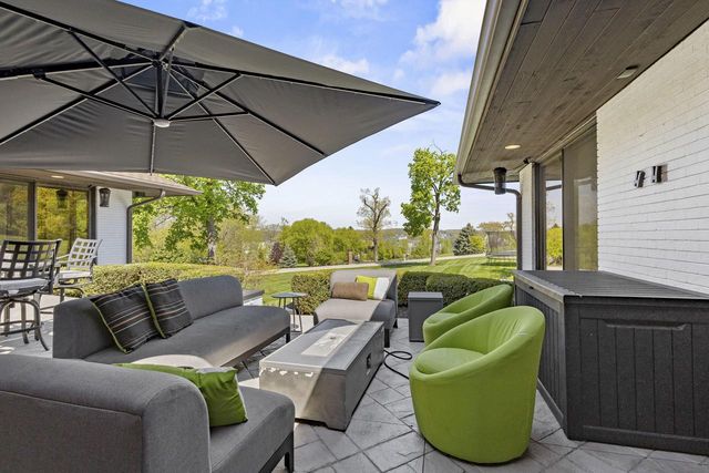 N1888 Loramoor LANE, Lake Geneva, WI 53147