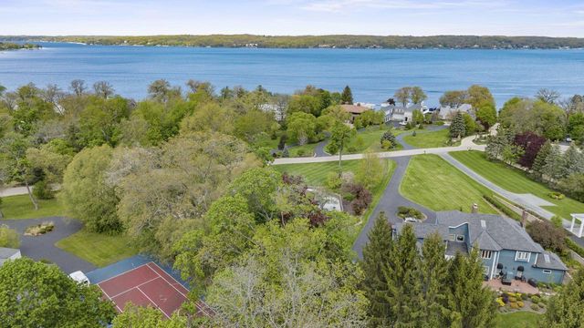N1888 Loramoor LANE, Lake Geneva, WI 53147