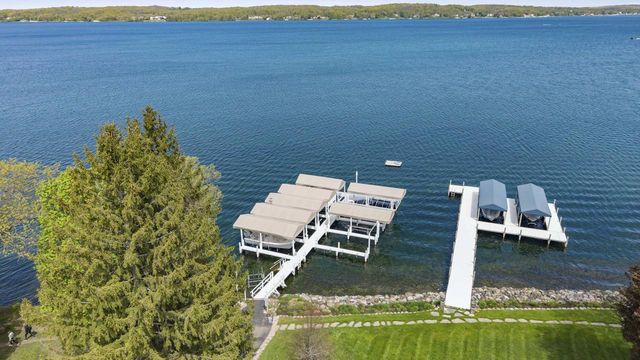 N1888 Loramoor LANE, Lake Geneva, WI 53147
