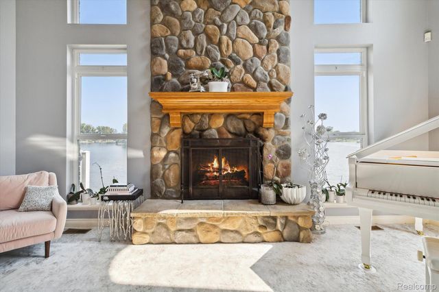 1858 SANDY SHORES Drive, Oxford, MI 48371