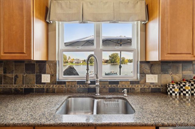 1858 SANDY SHORES Drive, Oxford, MI 48371