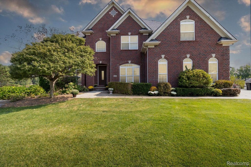 1858 SANDY SHORES Drive, Oxford, MI 48371