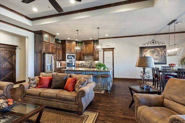 1631 NW Leona Cir, Lawton, OK 73505