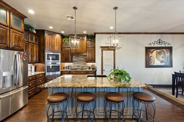 1631 NW Leona Cir, Lawton, OK 73505