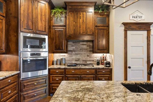 1631 NW Leona Cir, Lawton, OK 73505